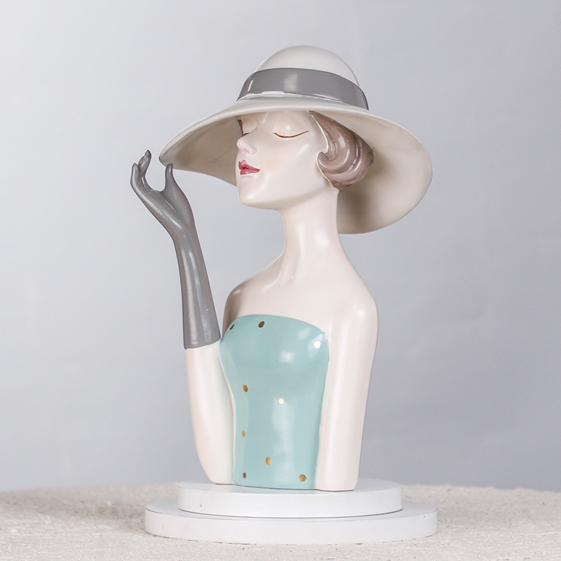 Instagram Style Girl Sculpture - đánh giá và giá Resin Art Instagram